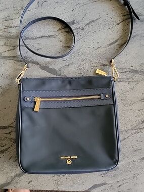 MICHAEL KORS JET SET CHARM XBODY Navy Blue